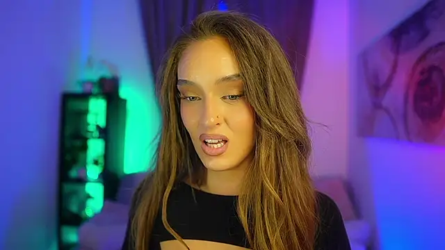 Clara Nia online show from October 2025 06:40:02 PM