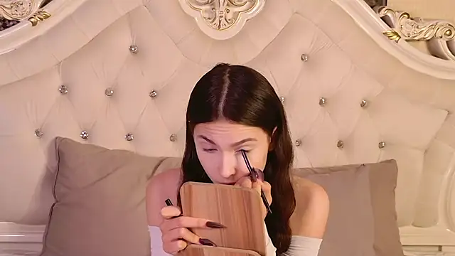 Snapshot of GIGI_DAV chatting on September 2025 01:00:02 AM GIGI DAV online show from September 2025 01:00:02 AM