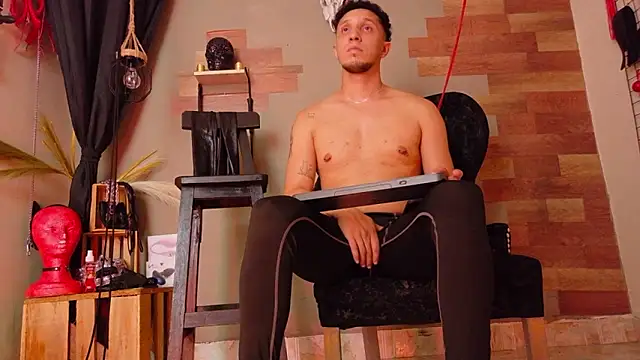 AngeloColleen online show from December 2025 09:06:02 PM