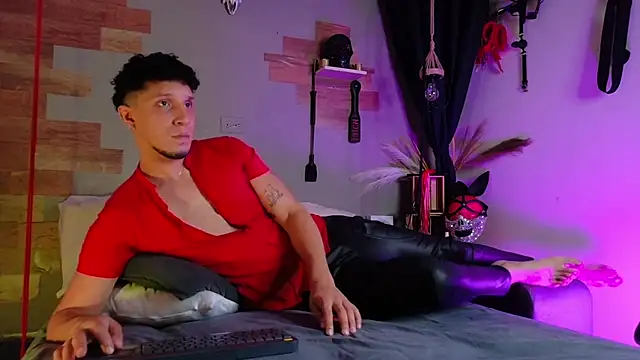 AngeloColleen online show from November 2025 08:42:02 PM