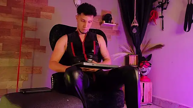 AngeloColleen online show from November 2025 06:41:01 PM