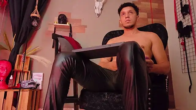 AngeloColleen online show from December 2025 06:20:02 PM