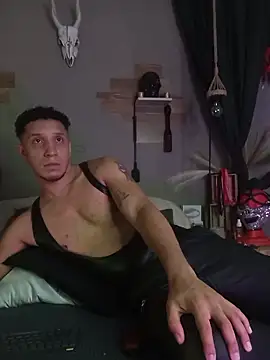 AngeloColleen online show from December 2025 05:33:01 PM