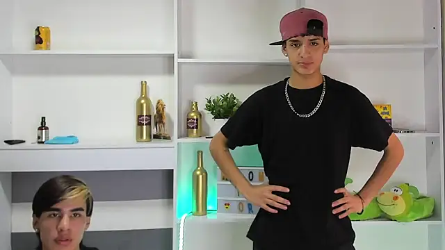 Snapshot of stiven_santana chatting on January 2025 10:28:02 PM stiven santana online show from January 2025 10:28:02 PM