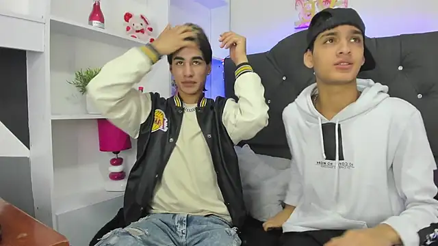 Snapshot of stiven_santana chatting on January 2025 07:07:01 PM stiven santana online show from January 2025 07:07:01 PM