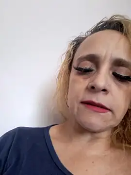 VICTORIAHANK  online show from February 2026 06:41:01 PM