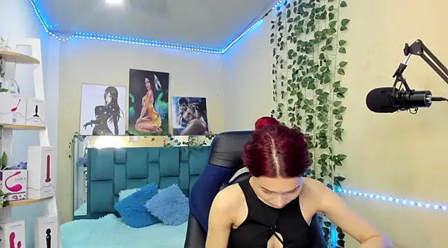 naomy hot 777 online show from March 2025 08:00:02 PM