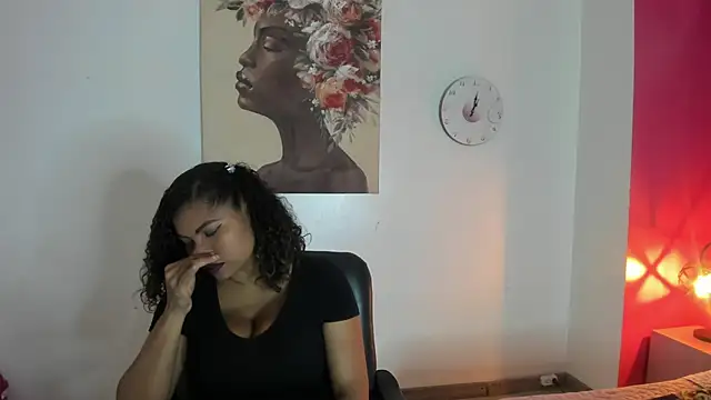 CamiilaReyes online show from November 2025 01:11:01 PM