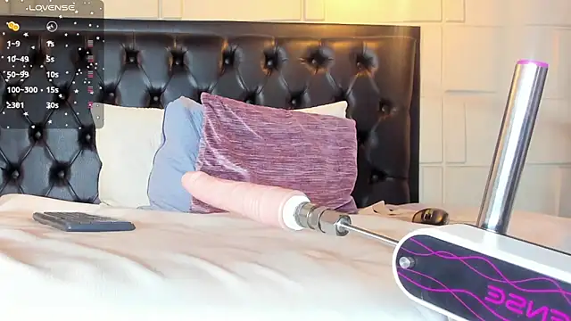 SamanthaMilann online show from November 2025 04:40:02 PM