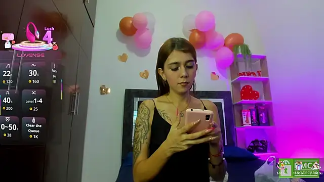 Nicol TransGirl online show from May 2026 04:43:01 AM