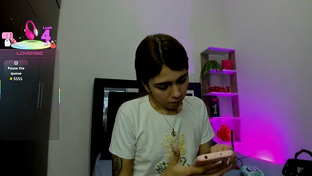 Nicol TransGirl online show from April 2026 04:25:02 AM