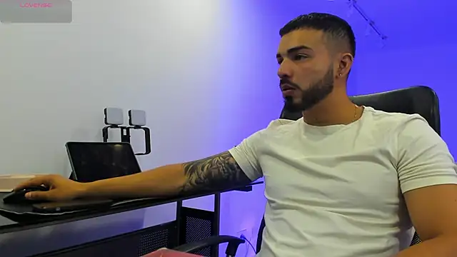 Snapshot of lorenzo_blanc chatting on February 2025 12:43:01 AM lorenzo blanc online show from February 2025 12:43:01 AM