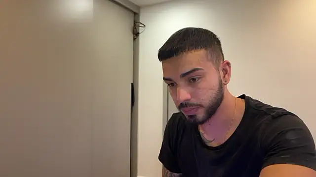 Snapshot of lorenzo_blanc chatting on February 2025 11:21:02 PM lorenzo blanc online show from February 2025 11:21:02 PM