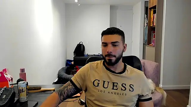 Snapshot of lorenzo_blanc chatting on February 2025 06:03:01 AM lorenzo blanc online show from February 2025 06:03:01 AM