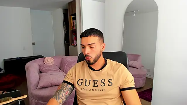 Snapshot of lorenzo_blanc chatting on February 2025 06:47:02 PM lorenzo blanc online show from February 2025 06:47:02 PM