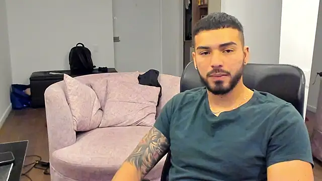 Snapshot of lorenzo_blanc chatting on February 2025 04:21:02 AM lorenzo blanc online show from February 2025 04:21:02 AM