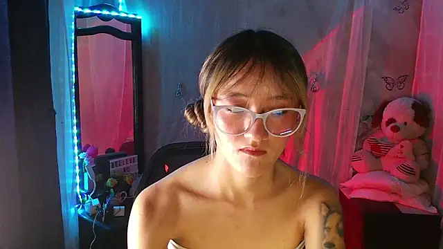 Lya1 ch online show from October 2025 10:11:01 PM