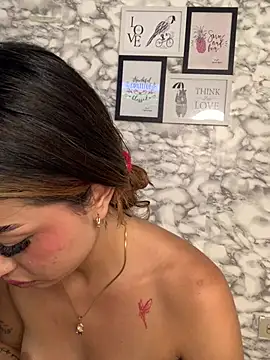 Miss karol online show from April 2026 10:38:01 PM