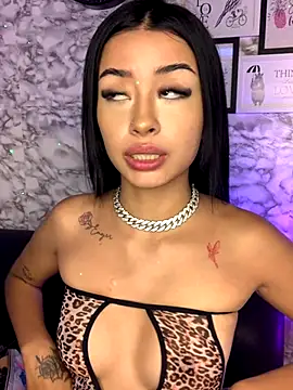 Snapshot of Miss_karol chatting on November 2025 06:12:02 PM Miss karol online show from November 2025 06:12:02 PM