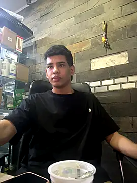 Santiago-Thompson online show from December 2025 09:28:01 PM