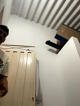 Santiago-Thompson online show from December 2025 06:13:02 PM