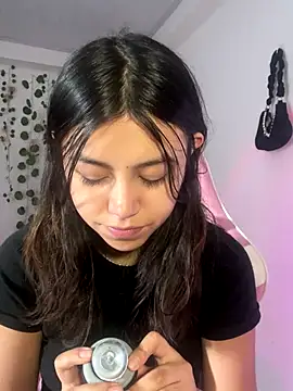 Snapshot of LiLy_kIndly chatting on December 2025 09:31:01 PM LiLy kIndly online show from December 2025 09:31:01 PM