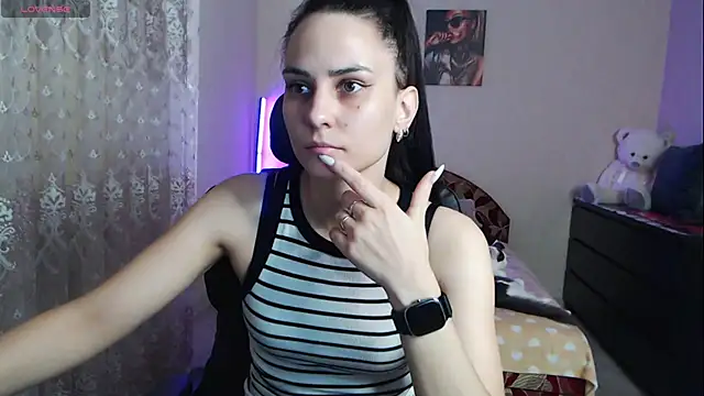 Kriss brunette 5 online show from November 2025 09:10:01 AM