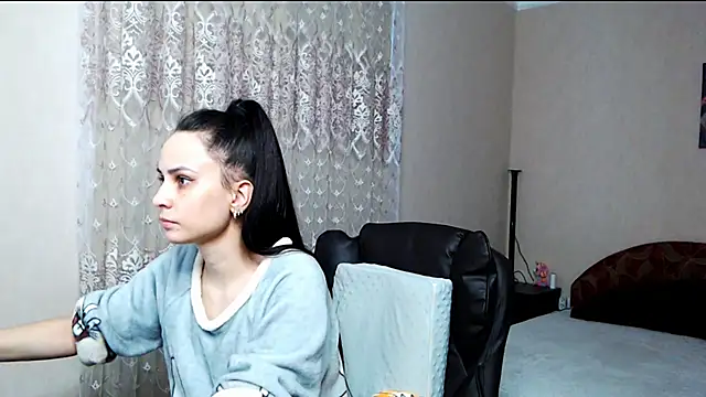 Kriss brunette 5 online show from March 2026 03:10:02 PM