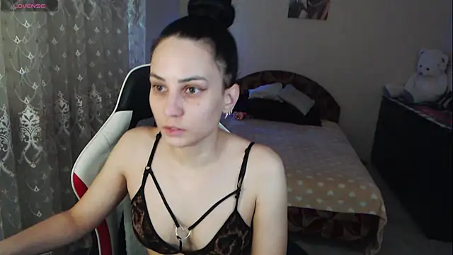 Kriss brunette 5 online show from December 2025 08:02:01 AM