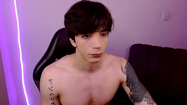 H3ll B0I online show from June 2026 05:01:02 AM