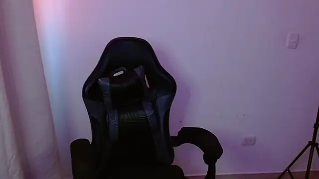 H3ll B0I online show from March 2026 10:11:02 PM