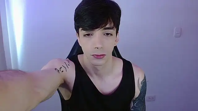 H3ll B0I online show from April 2026 06:03:01 PM