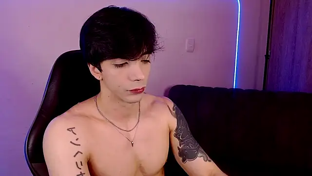H3ll B0I online show from May 2026 07:18:06 AM