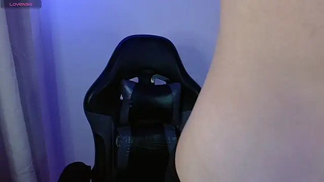 H3ll B0I online show from February 2026 06:57:02 AM