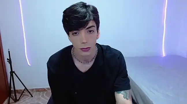 H3ll B0I online show from March 2025 03:36:01 AM