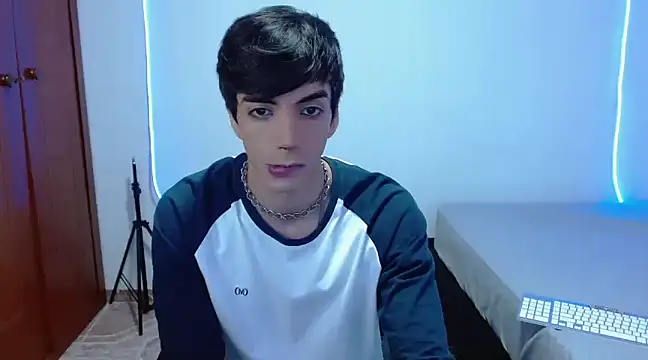 H3ll B0I online show from March 2025 06:46:01 AM