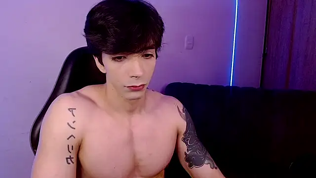 H3ll B0I online show from May 2026 04:40:02 AM