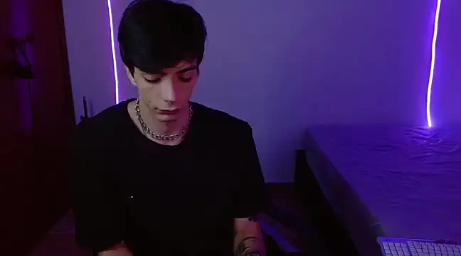 H3ll B0I online show from March 2025 06:41:01 AM