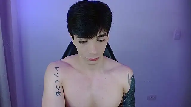 H3ll B0I online show from April 2026 06:10:01 AM