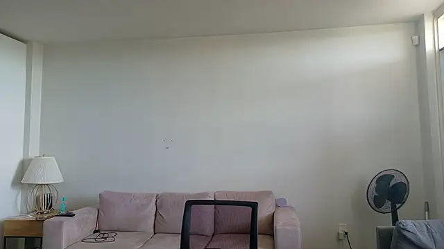 Snapshot of FreckleFaceBeauty chatting on October 2025 06:11:01 PM FreckleFaceBeauty online show from October 2025 06:11:01 PM