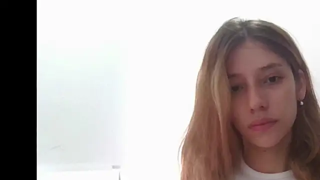 Alaiapink online show from March 2026 01:11:01 PM