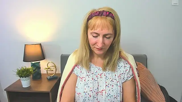 Snapshot of MargaretMilf69 chatting on February 2025 11:25:02 AM MargaretMilf69 online show from February 2025 11:25:02 AM