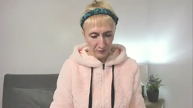 Snapshot of MargaretMilf69 chatting on October 2025 03:09:02 PM MargaretMilf69 online show from October 2025 03:09:02 PM