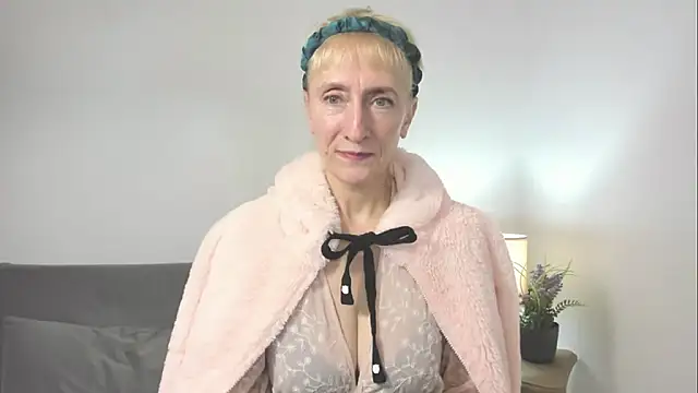 Snapshot of MargaretMilf69 chatting on October 2025 03:21:02 PM MargaretMilf69 online show from October 2025 03:21:02 PM
