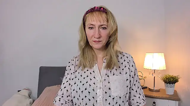 Snapshot of MargaretMilf69 chatting on March 2025 04:28:02 PM MargaretMilf69 online show from March 2025 04:28:02 PM
