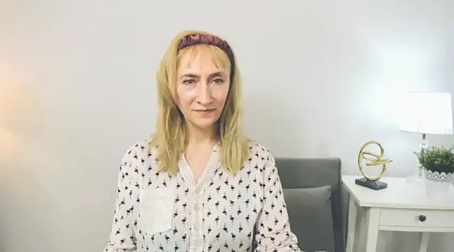 Snapshot of MargaretMilf69 chatting on February 2025 02:32:02 PM MargaretMilf69 online show from February 2025 02:32:02 PM