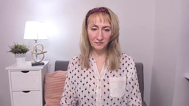 Snapshot of MargaretMilf69 chatting on March 2025 04:46:02 PM MargaretMilf69 online show from March 2025 04:46:02 PM