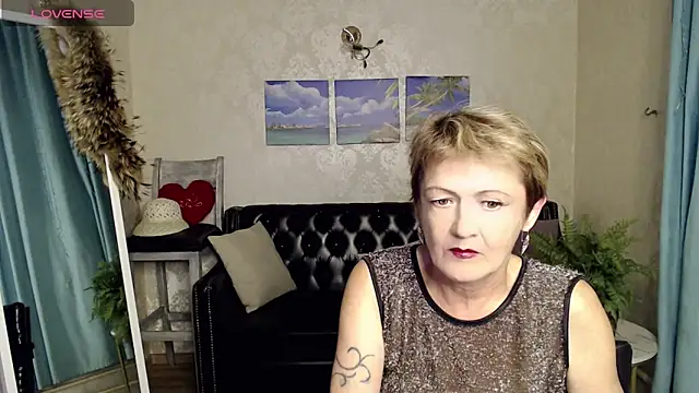 Snapshot of SexyGrandma_ chatting on October 2025 05:03:01 PM SexyGrandma online show from October 2025 05:03:01 PM