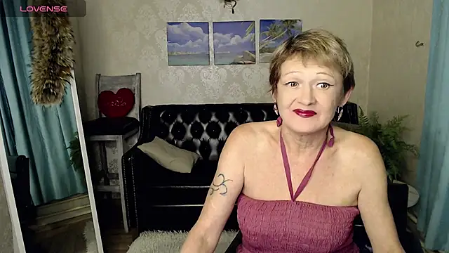 Snapshot of SexyGrandma_ chatting on October 2025 04:31:02 PM SexyGrandma online show from October 2025 04:31:02 PM