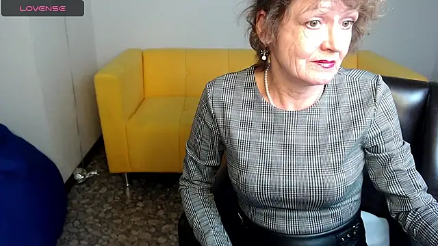 Snapshot of SexyGrandma_ chatting on February 2025 08:32:02 PM SexyGrandma online show from February 2025 08:32:02 PM